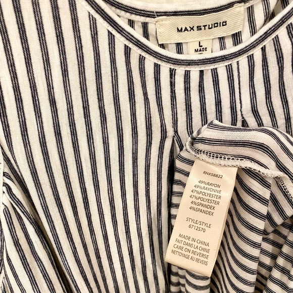 Max Studio cold shoulder top - Picture 5 of 6